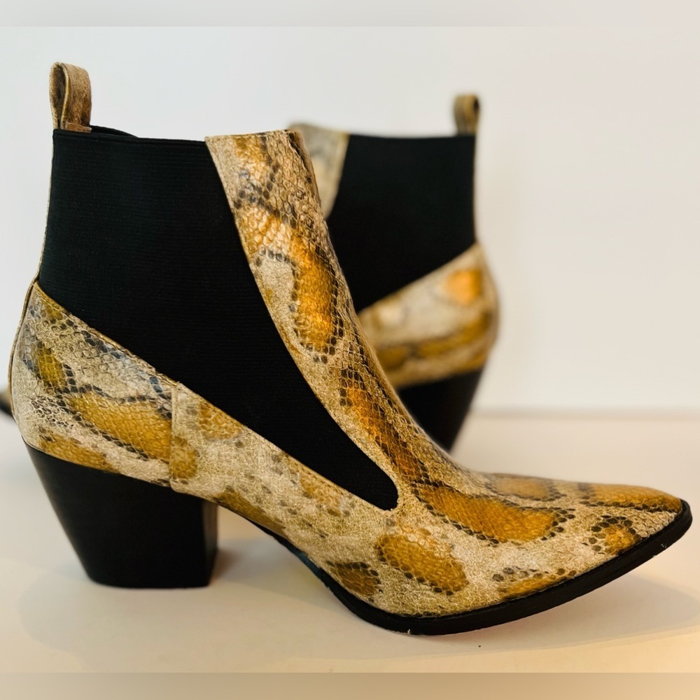 Coconuts by Matisse Women’s Gold Snake-Print Booties Size 6 pointed toe slip on